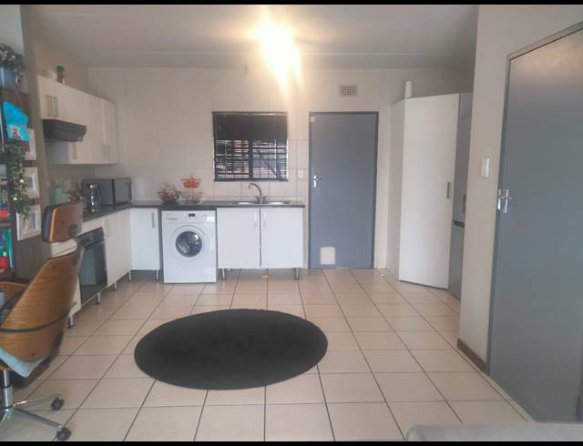 2 BEDROOM FLAT FOR SALE IN SONNEGLANS